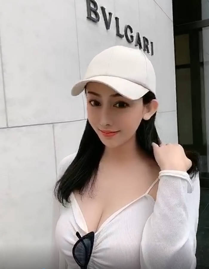 巴黎外围女经纪人