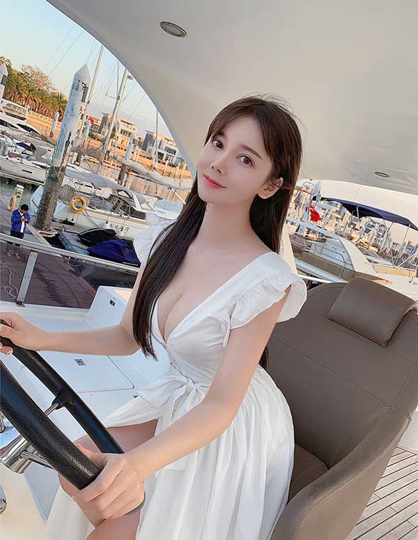 洛杉矶美女伴游